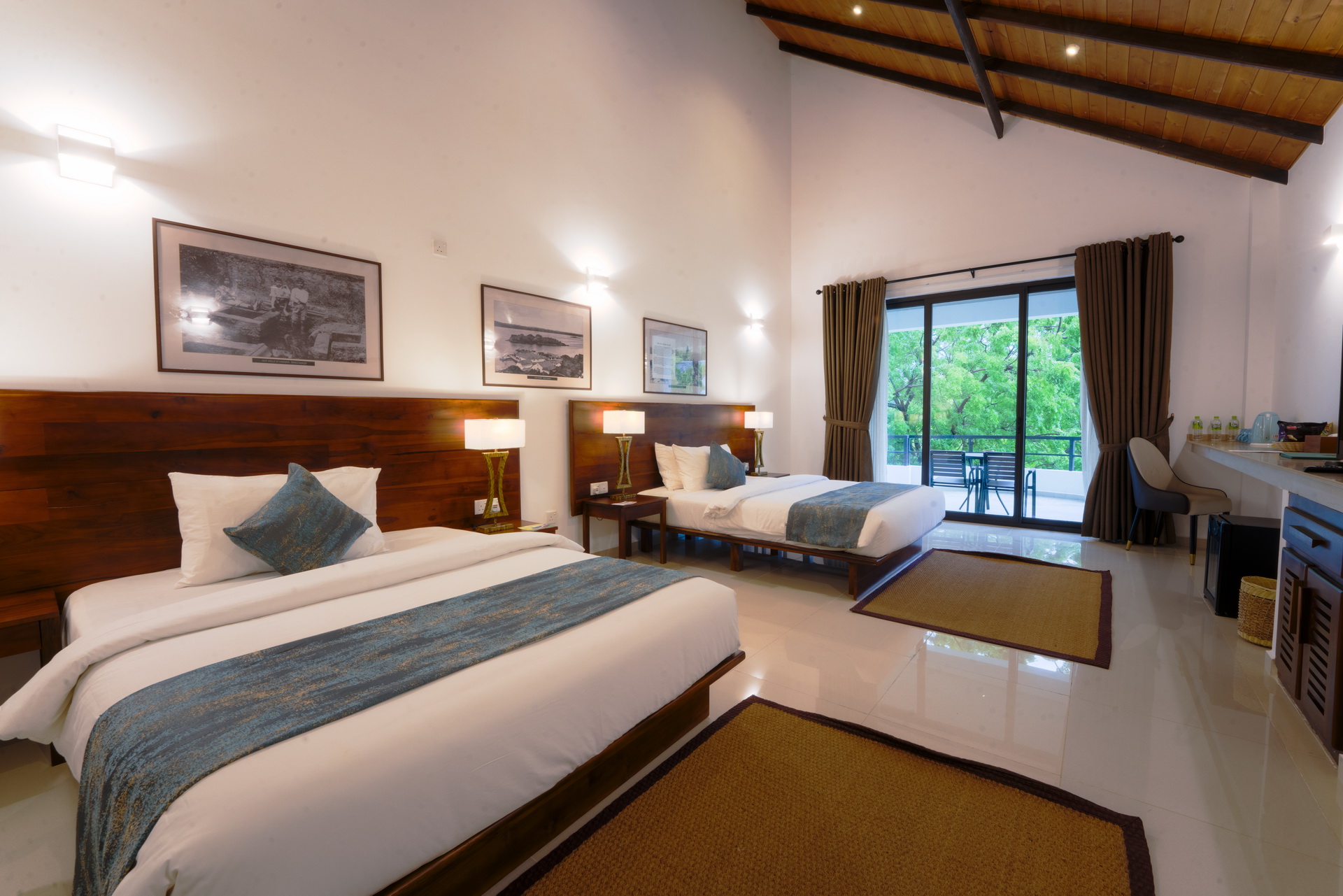 Breeze Rooms