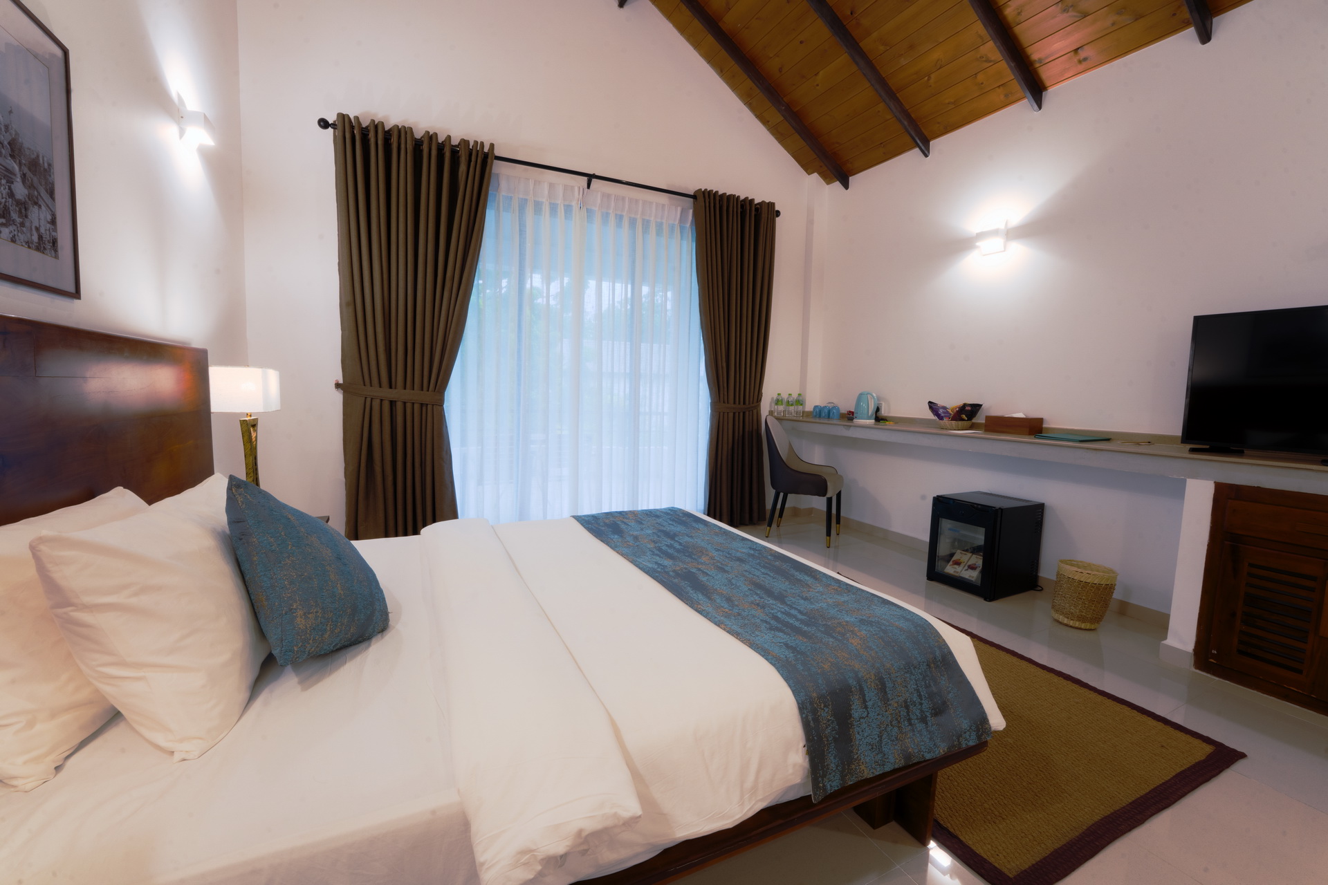 Breeze Rooms