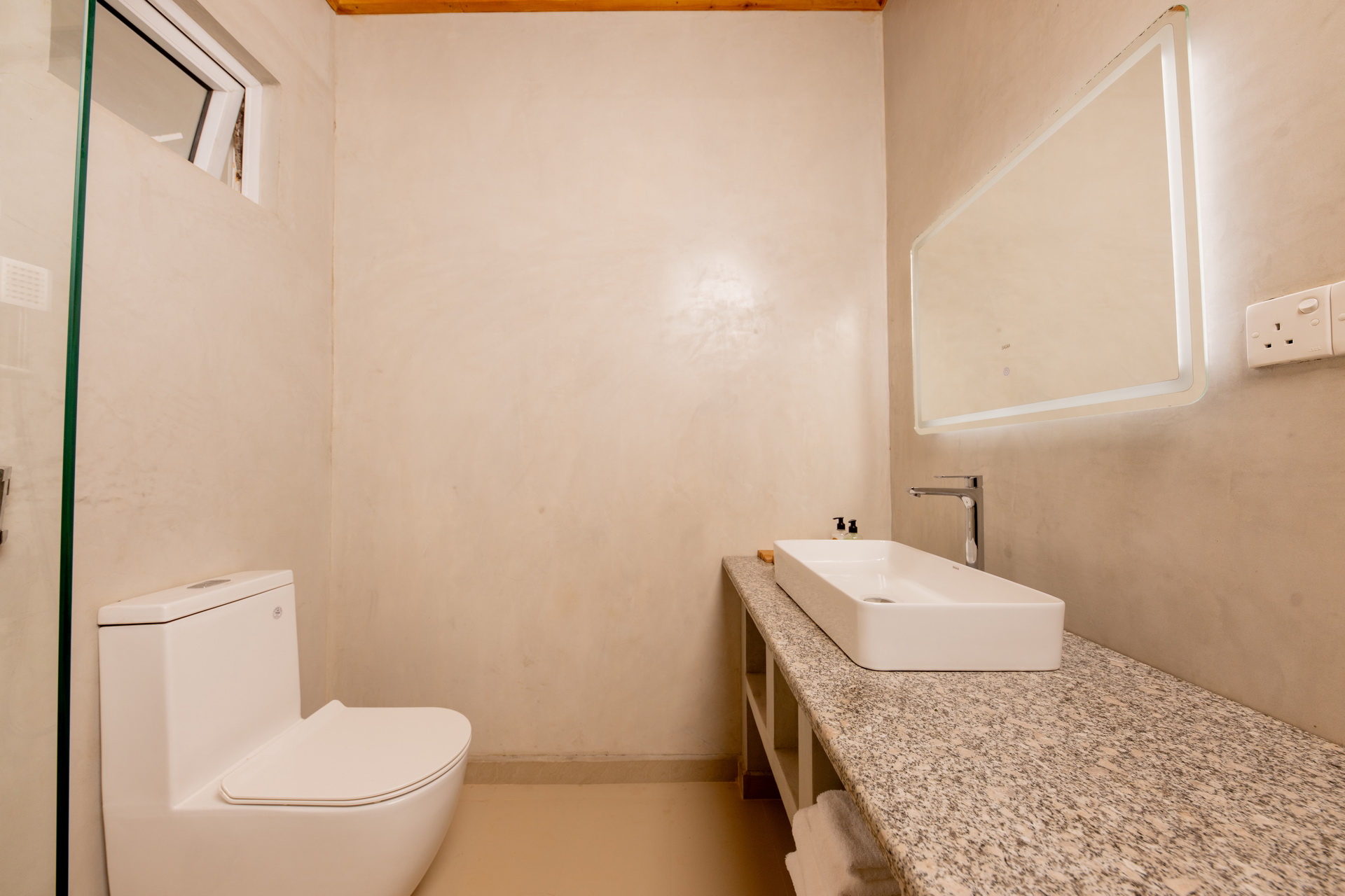 Breeze Rooms