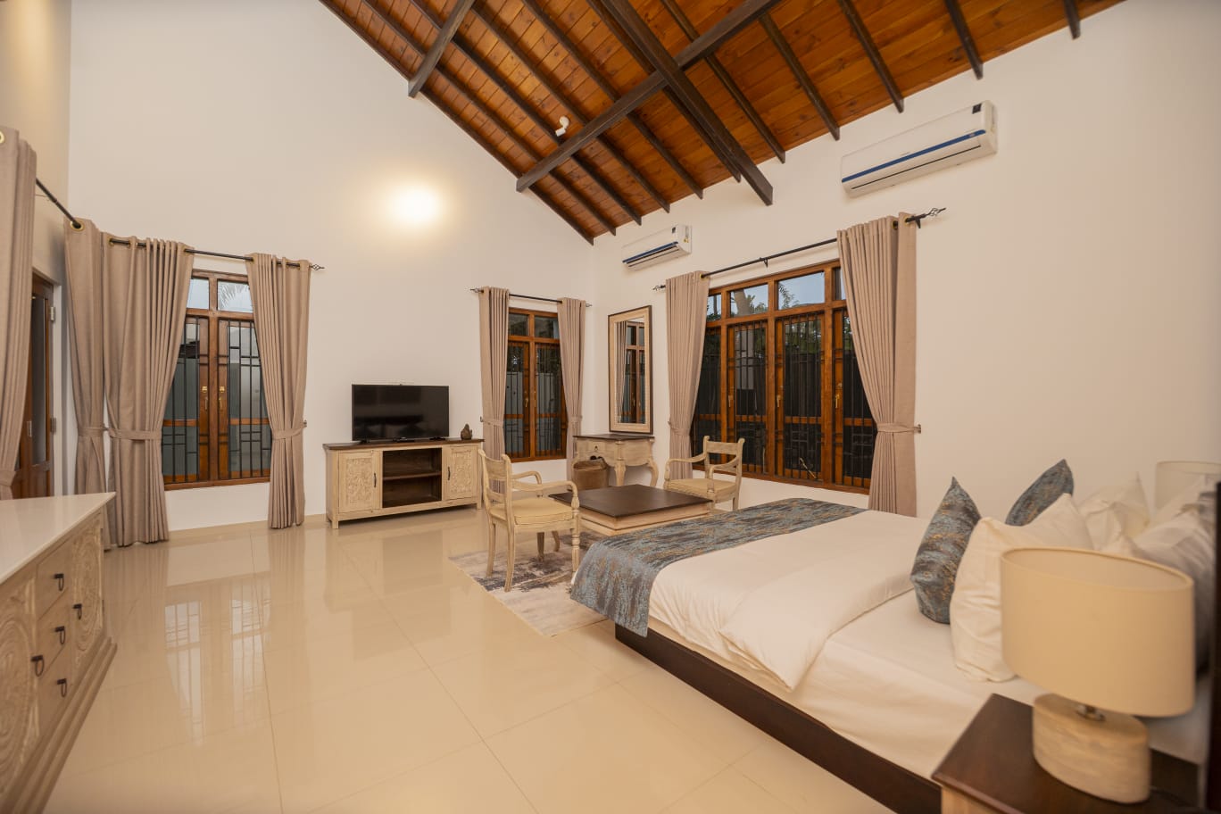 Villa Rooms