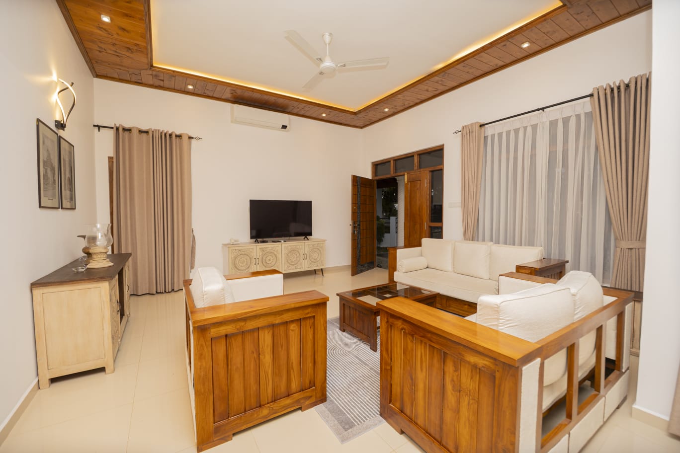 Villa Rooms
