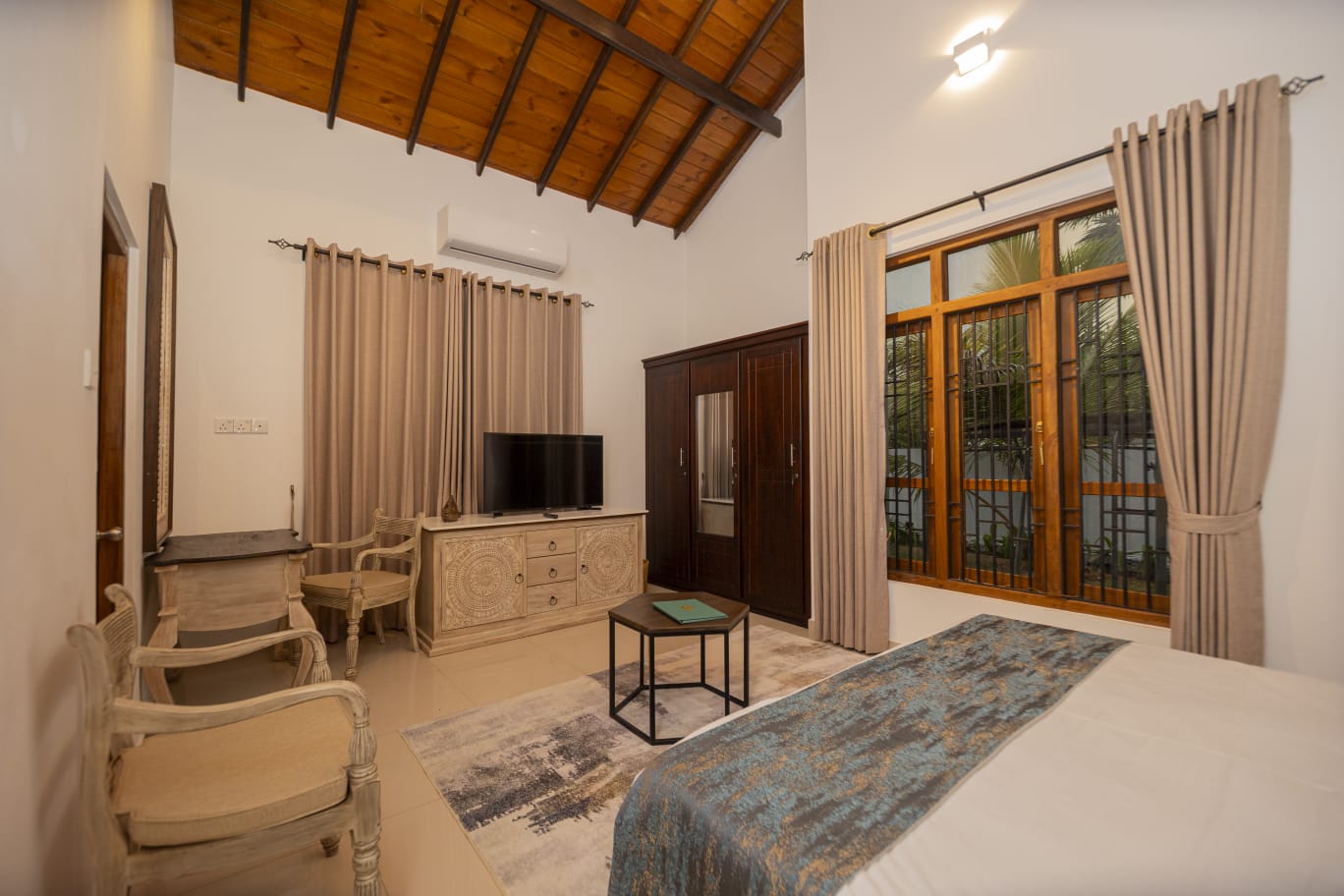 Villa Rooms